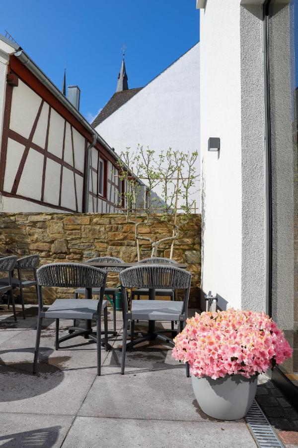 Boutiquehotel Burg Adenbach & Alter Weinbau Bad Neuenahr-Ahrweiler Ngoại thất bức ảnh